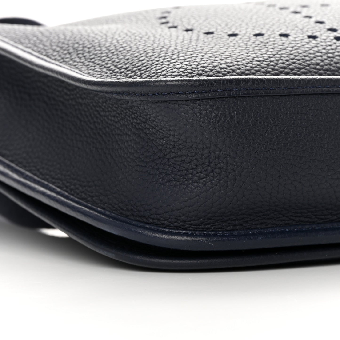 Taurillon Clemence Evelyne III PM Bleu Nuit