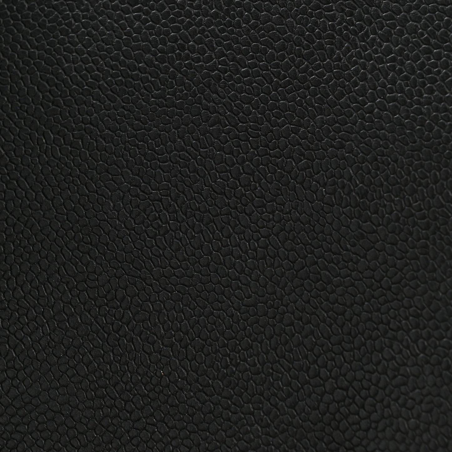Caviar Quilted Medium Boy Flap Black