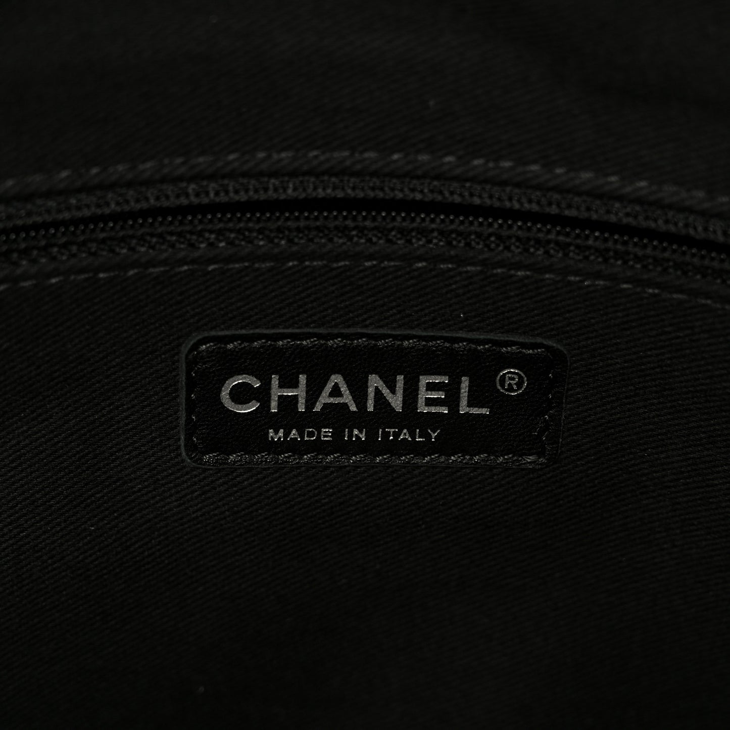 Iridescent Caviar Quilted Large Chic Flap Grey