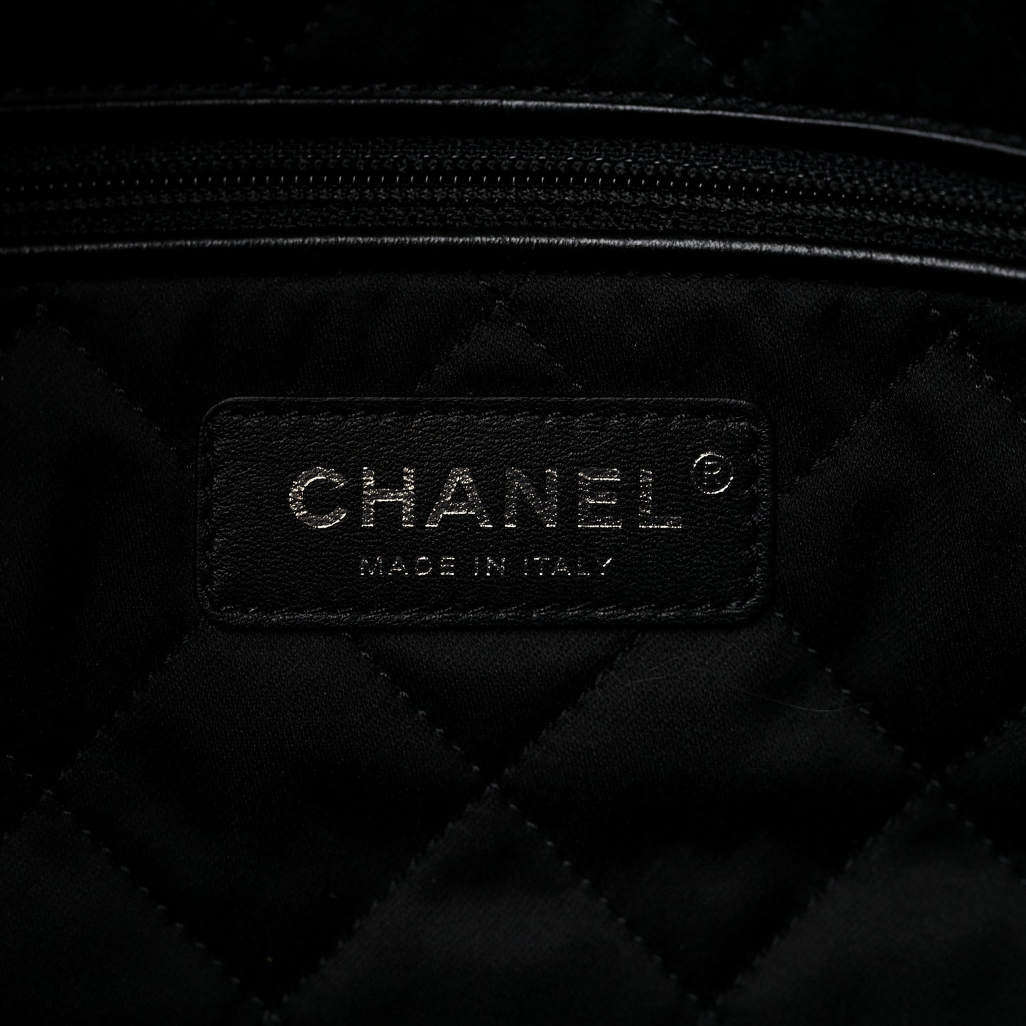 Shiny Calfskin Quilted Chanel 22 So Black
