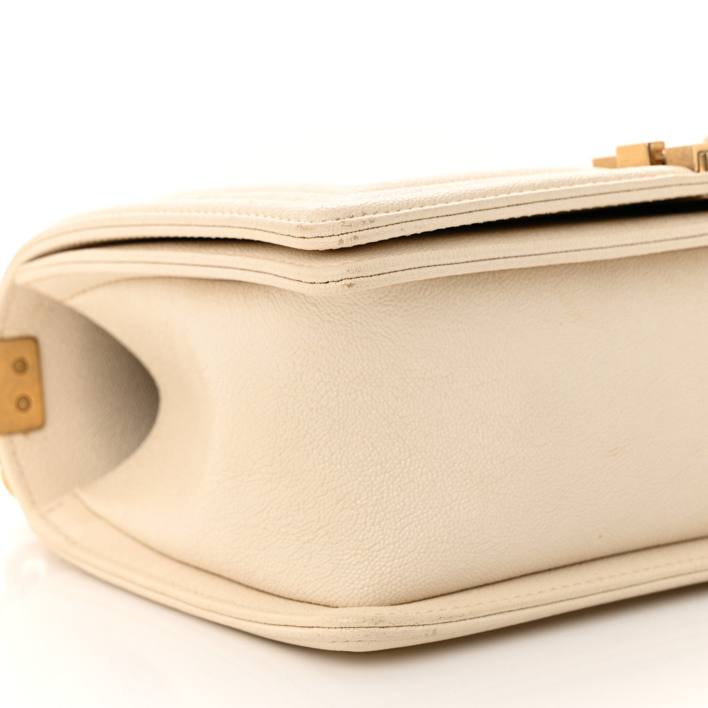 Caviar Quilted Medium Boy Flap Ivory