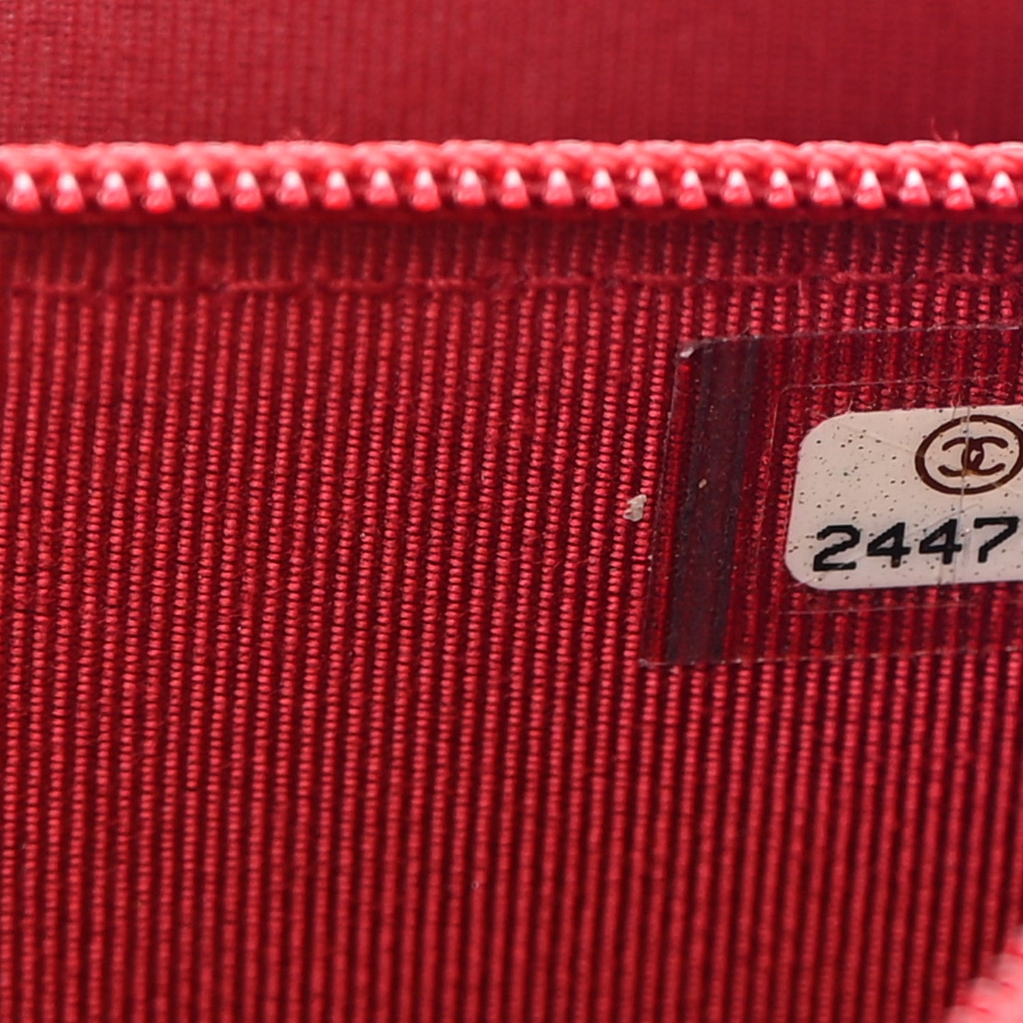 Caviar Quilted Square Wallet On Chain WOC Red