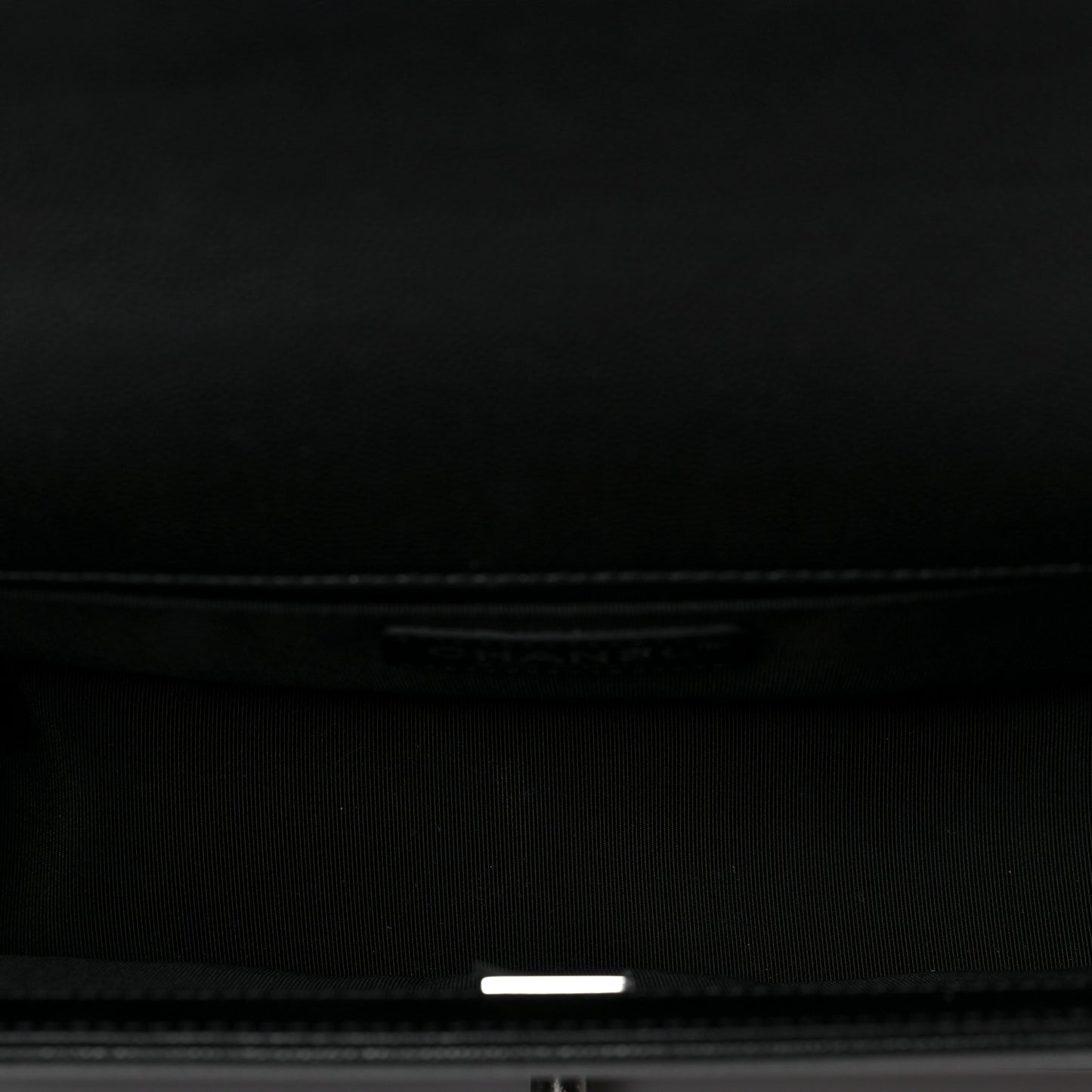 Caviar Quilted Medium Boy Flap Black