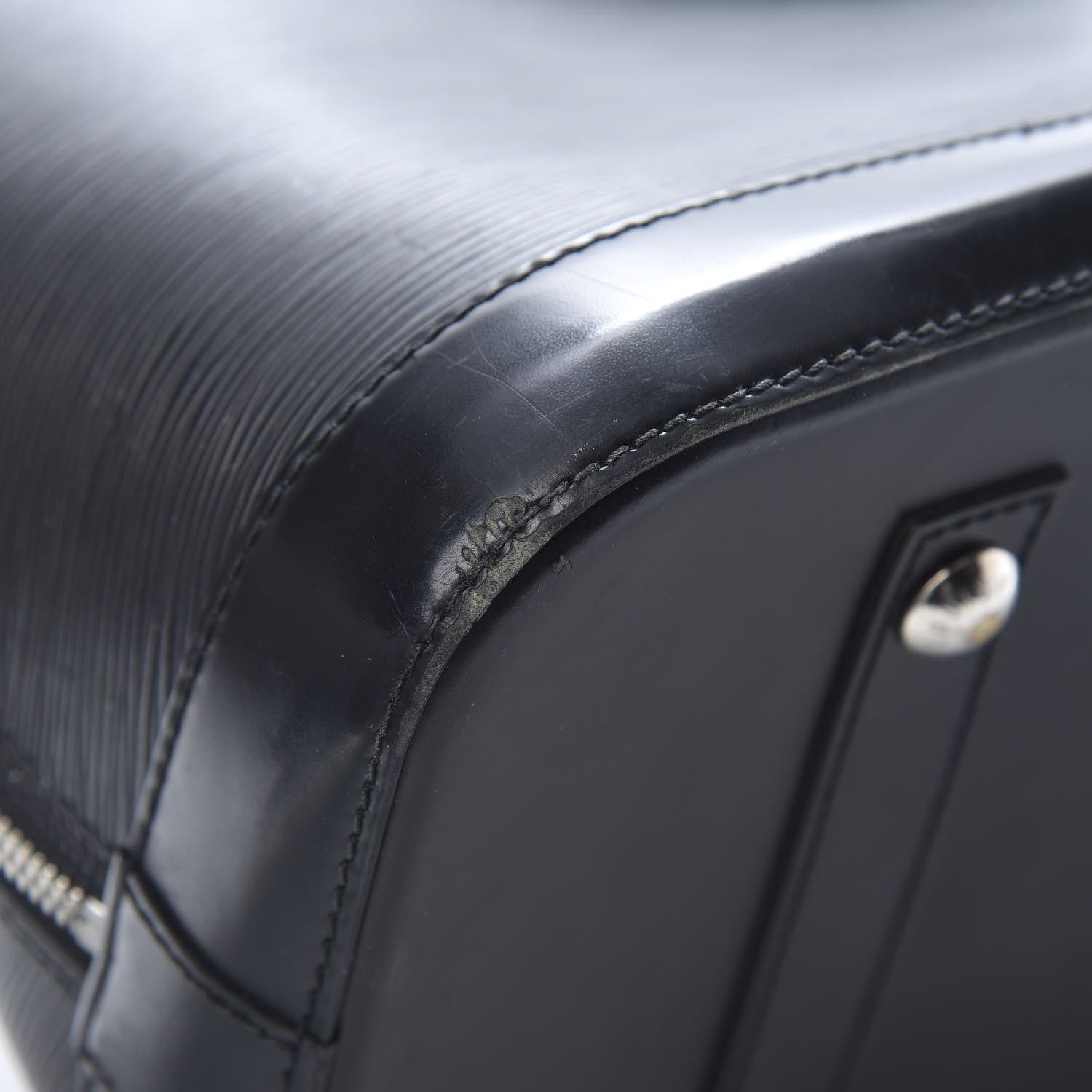 Louis Vuitton Epi Alma GM Black 11 of 20