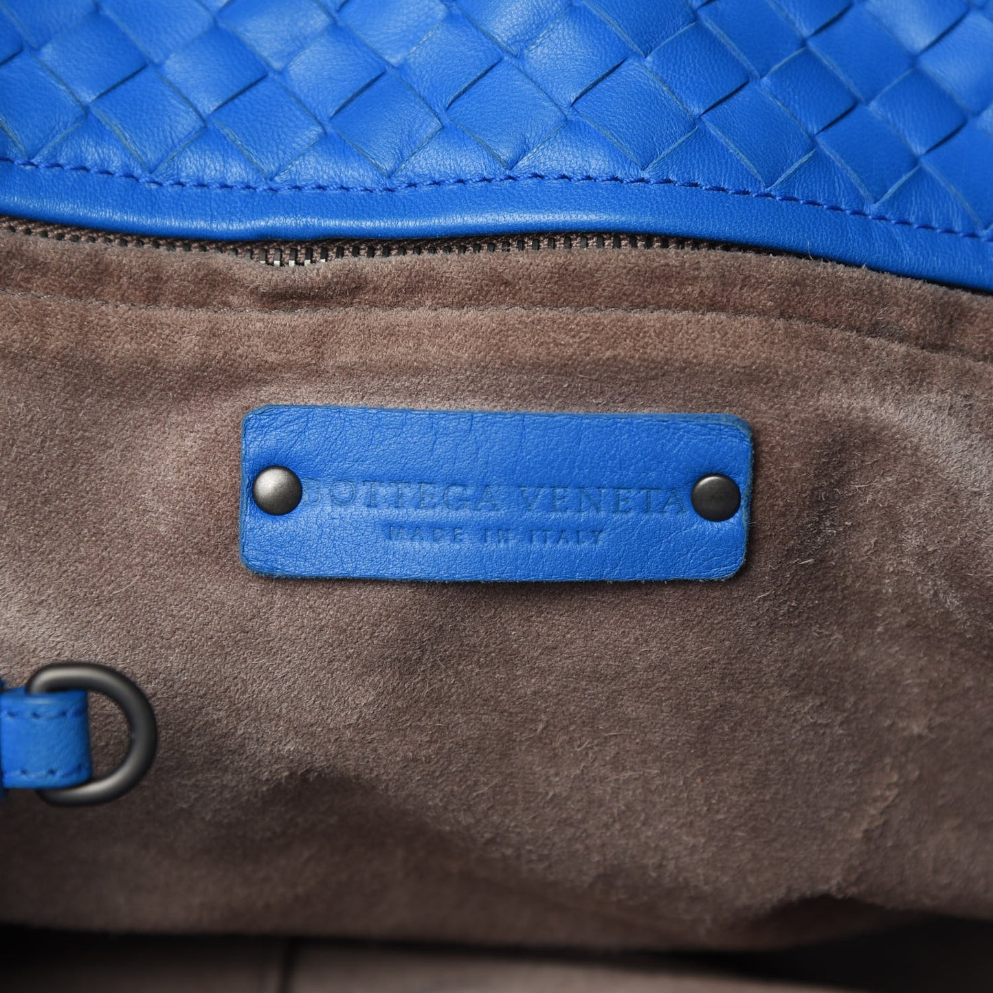 Intrecciato Medium A Shape Seamless Tote Bluette