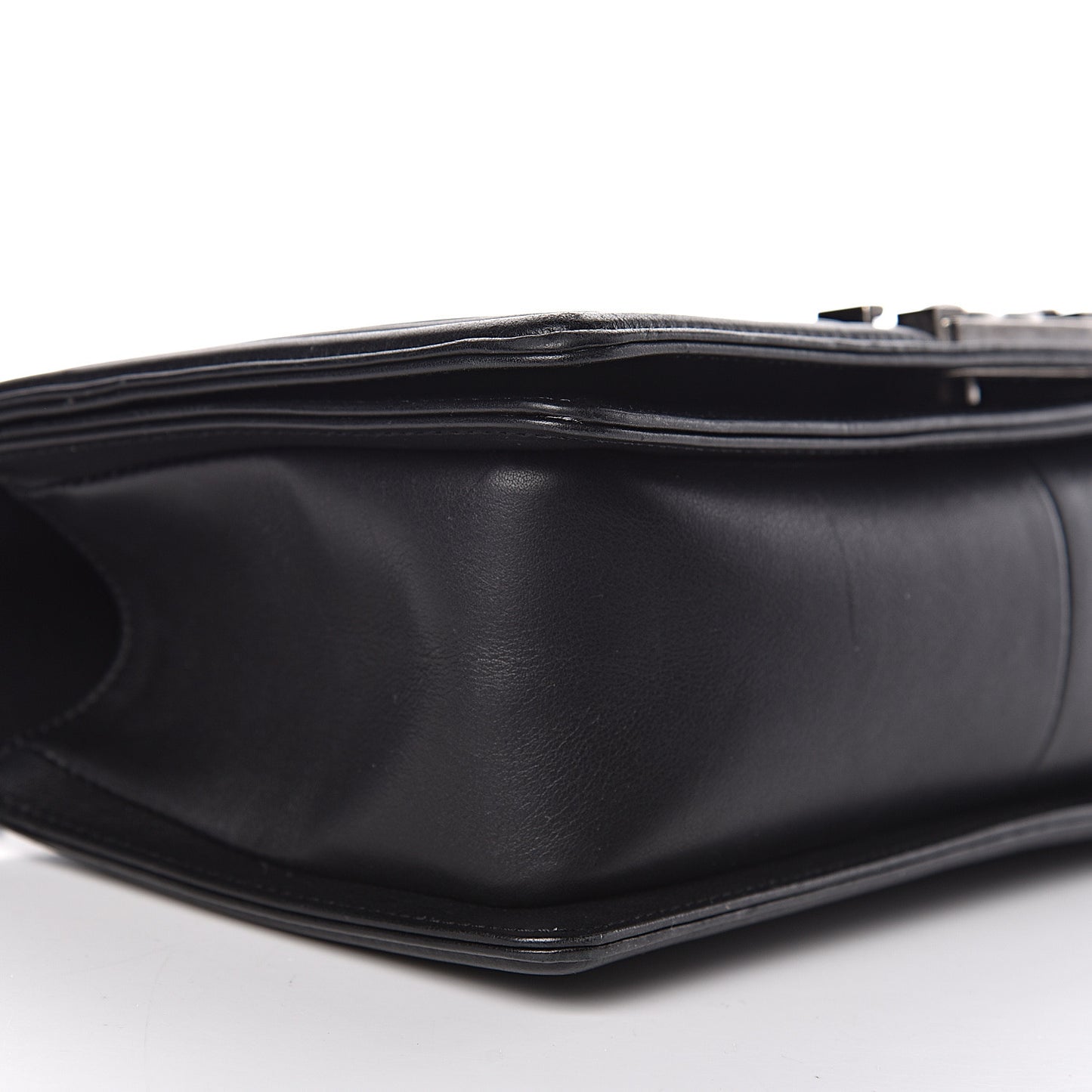 Lambskin Chevron Medium Boy Flap Black