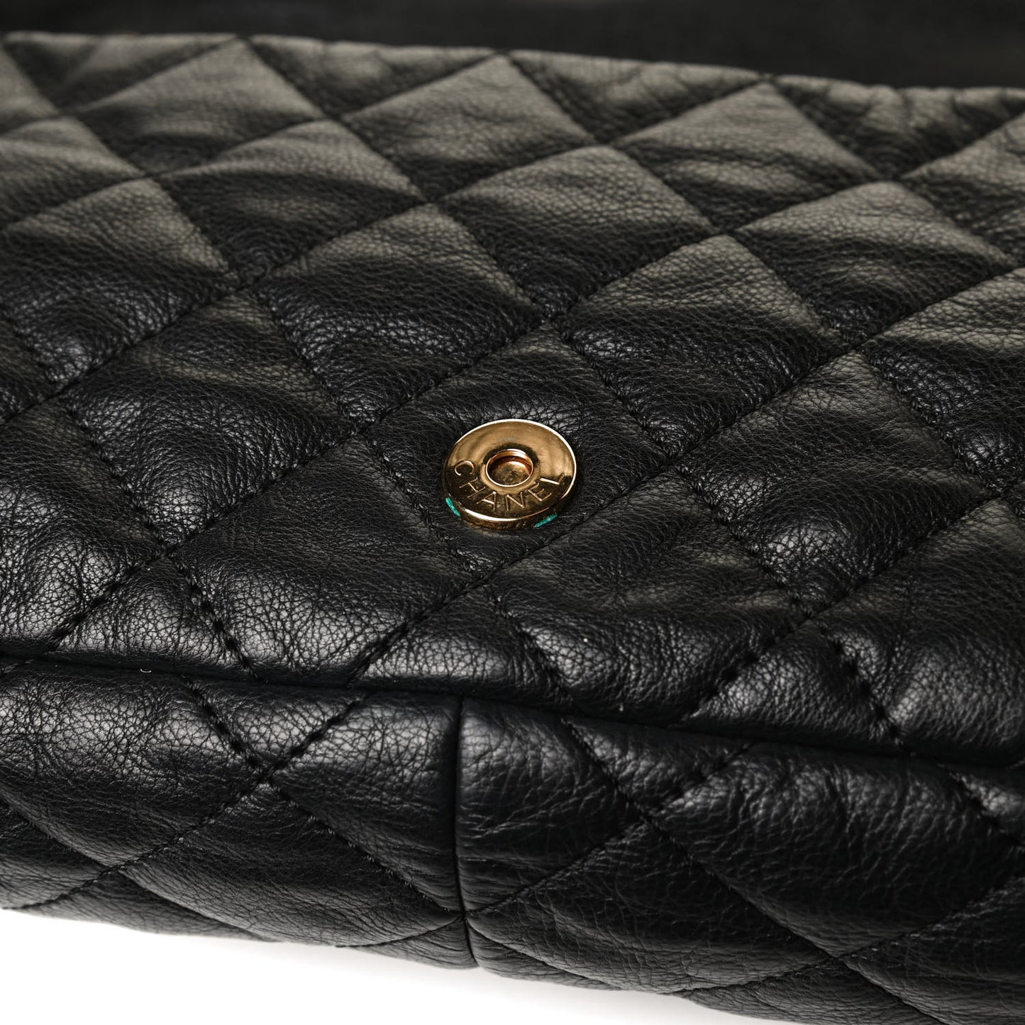Calfskin Quilted Medium Chain Me Flap Black