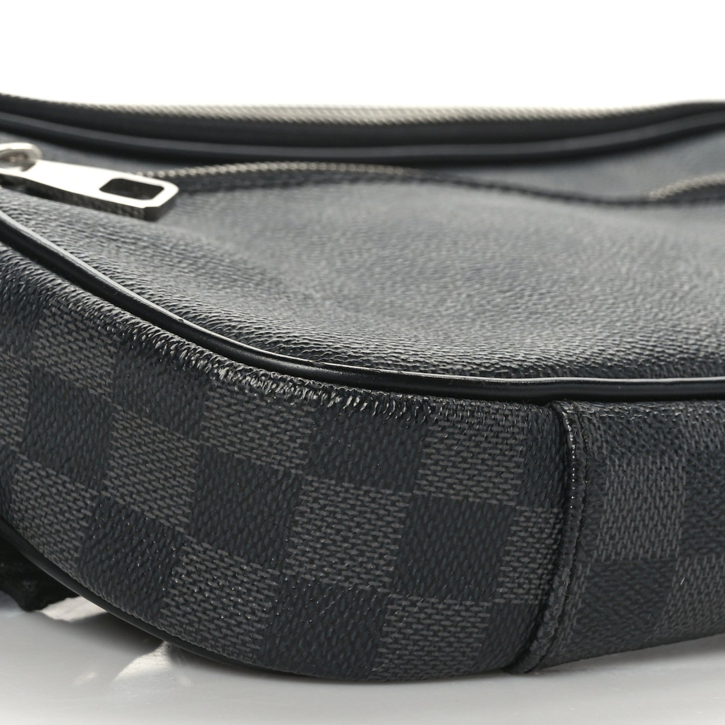 Damier Graphite Ambler