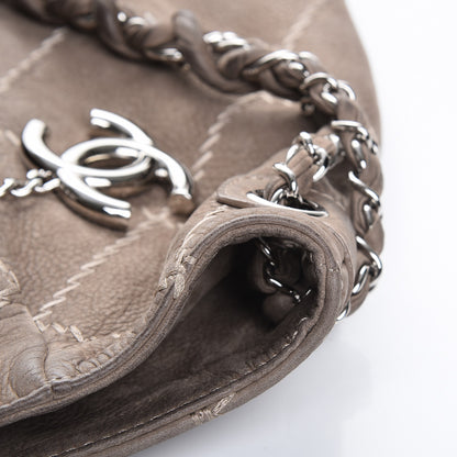 Chanel Suede Darjeeling Hobo Light Grey 9 of 16