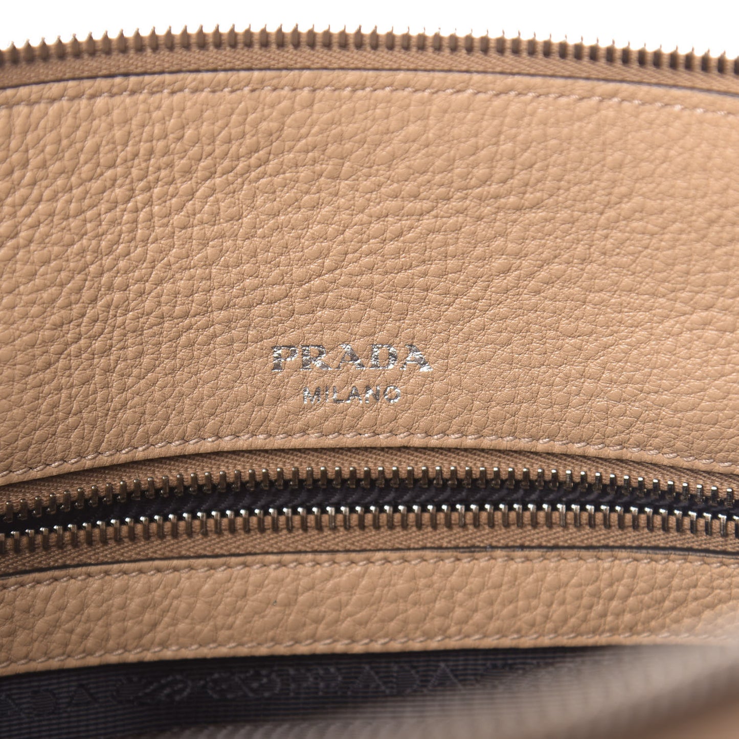 Vitello Phenix Tote Cammeo
