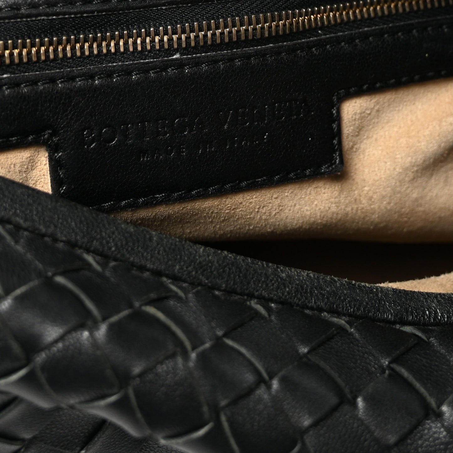 Nappa Intrecciato Medium Veneta Hobo Black
