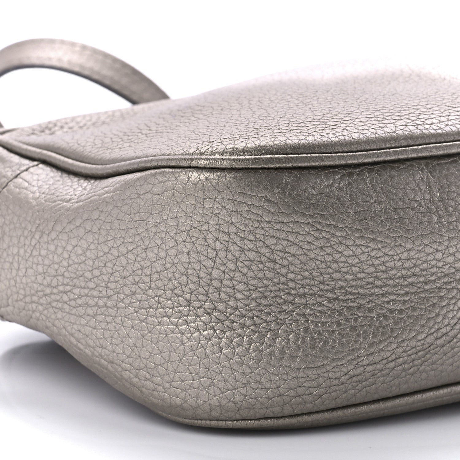 Gucci Metallic Pebbled Calfskin Small Soho Disco Bag Golden Beige 11 of 14