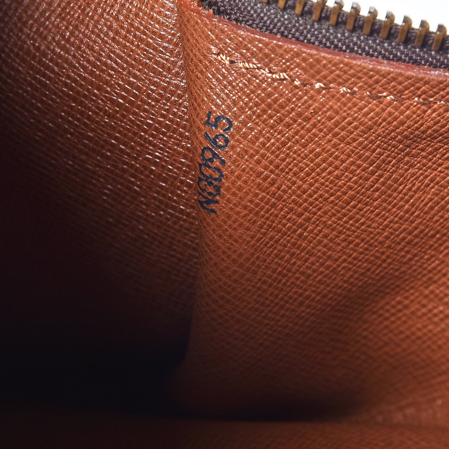 Monogram Papillon 30