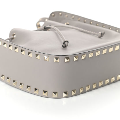 Valentino Garavani Vitello Rockstud Bucket Bag Perla 8 of 9