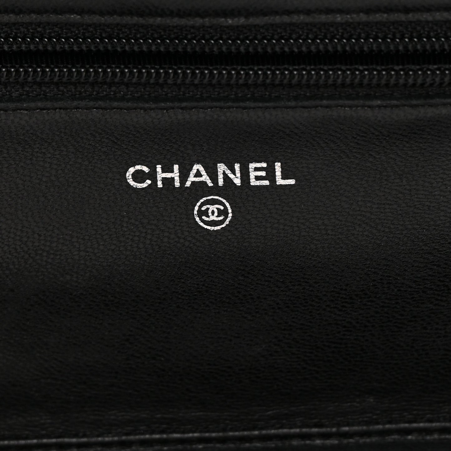 Patent Quilted Wallet On Chain WOC Black