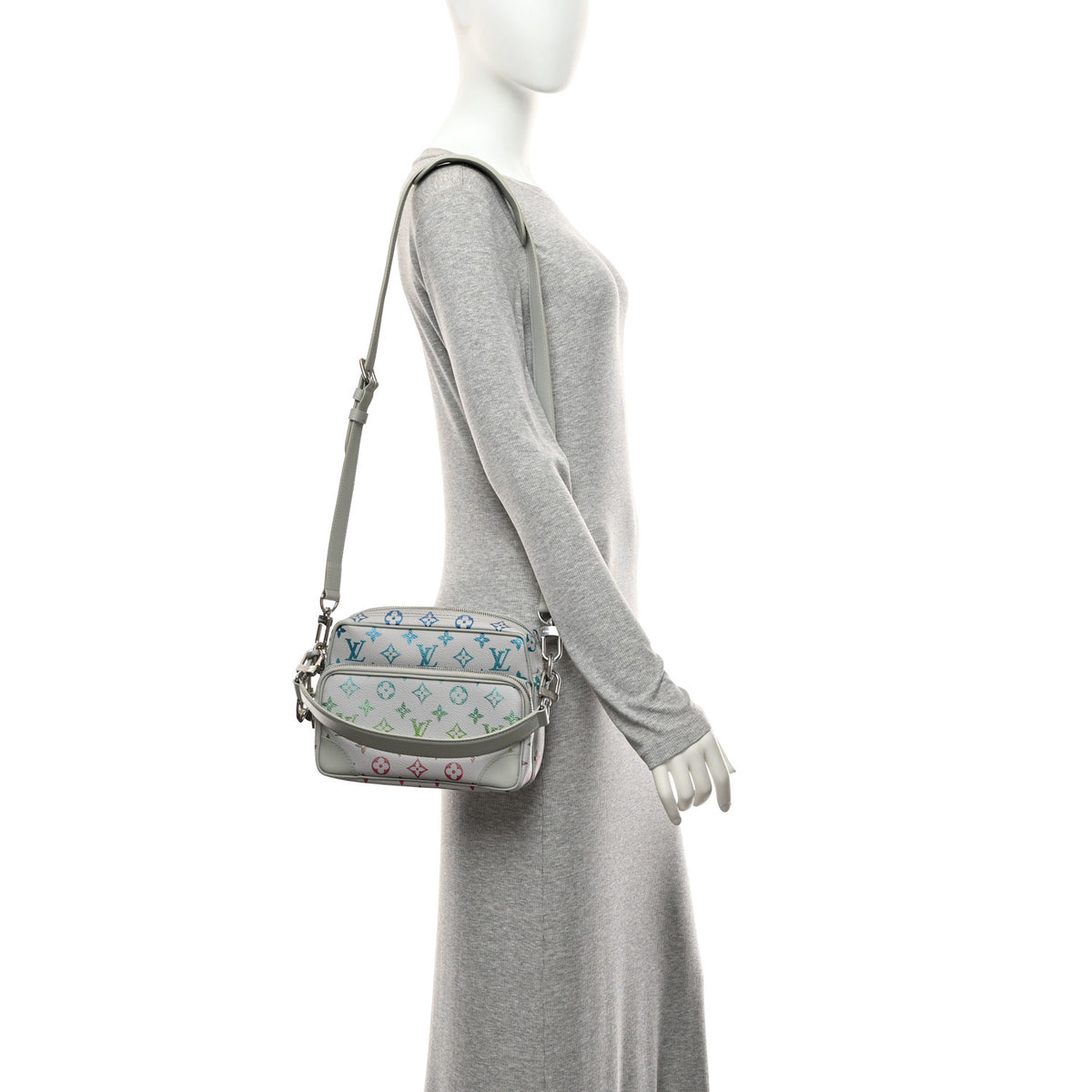 Monogram Iridescent Nil Gradient Grey