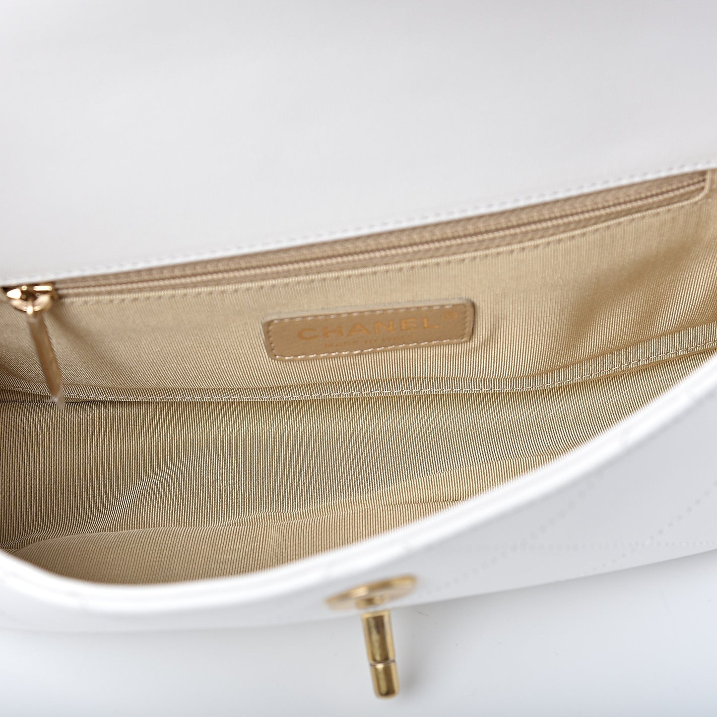 Lambskin A Real Catch Flap Bag White