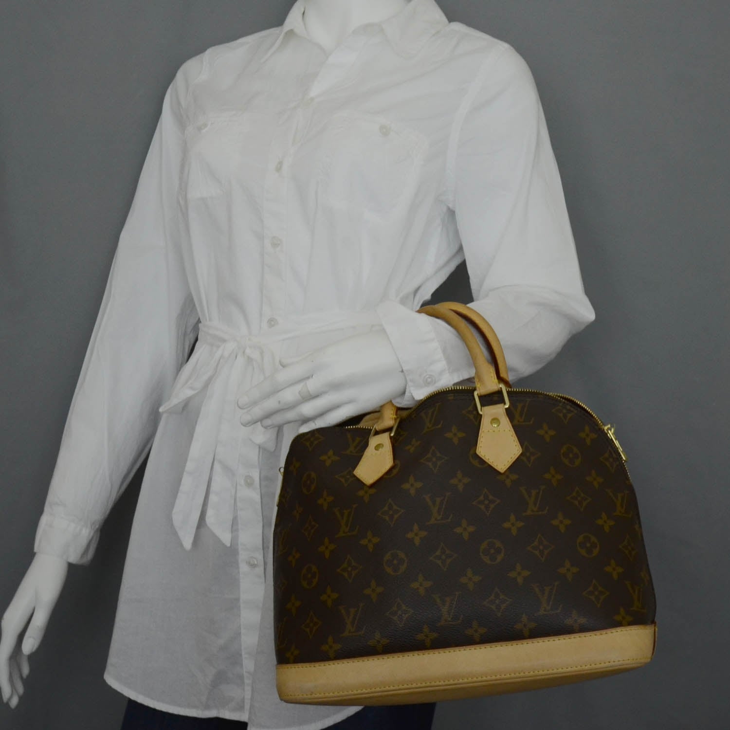Louis Vuitton Monogram Alma PM 2 of 9