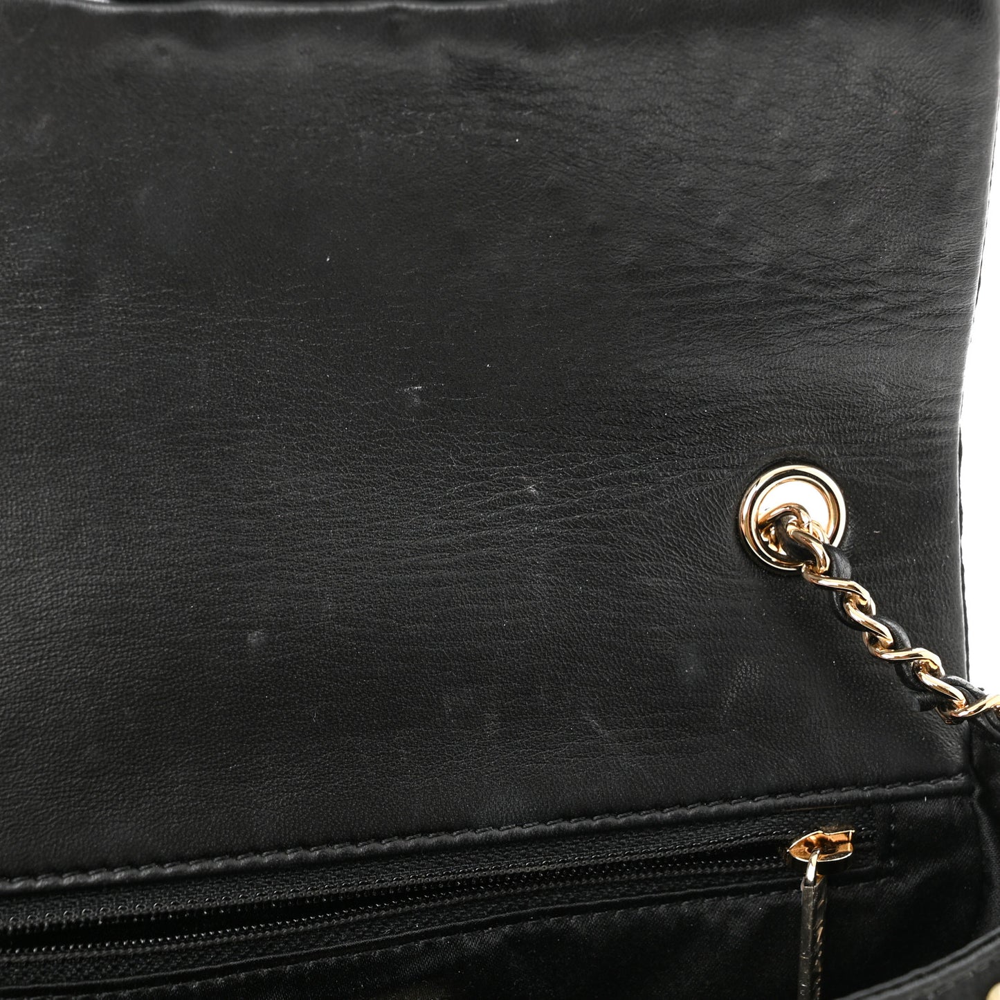Lambskin Pearl On Flap Black