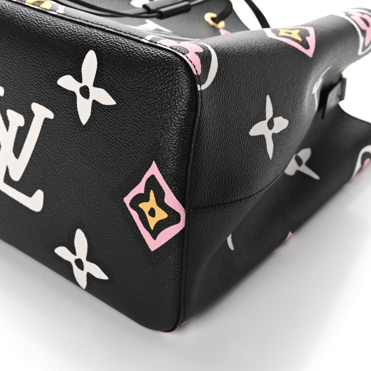 Monogram Giant Wild At Heart Neonoe MM Black