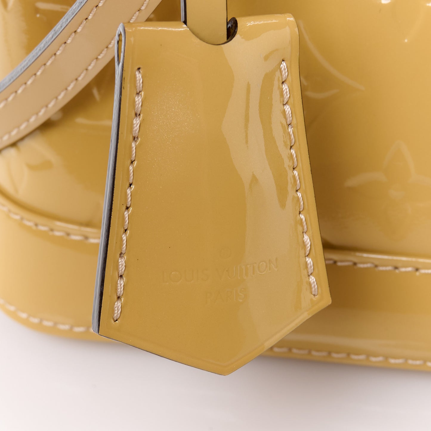LOUIS VUITTON Vernis Alma BB Dune