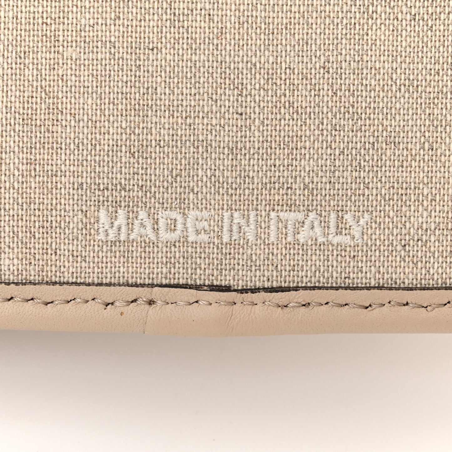 Vitello Seta Canvas FF Embroidered Medium Peekaboo I SEE U Satchel Nuvola Grezzo White