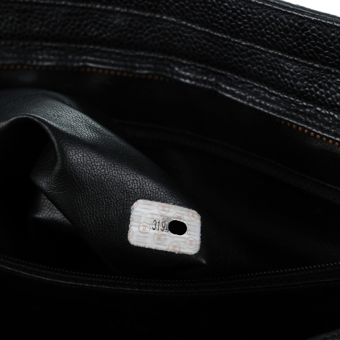 Caviar CC Shoulder Bag Black