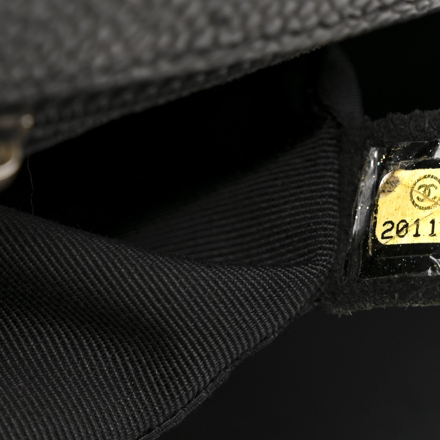 Caviar Quilted New Medium Boy Flap Black