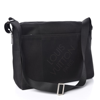 Louis Vuitton Damier Geant Petit Messenger Bag Black 3 of 9