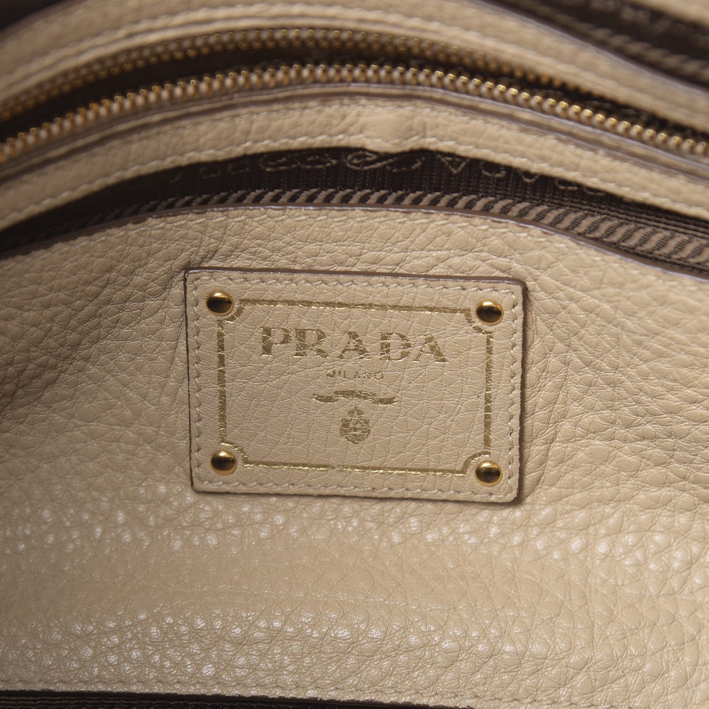 Vitello Daino Shopping Satchel Cammeo