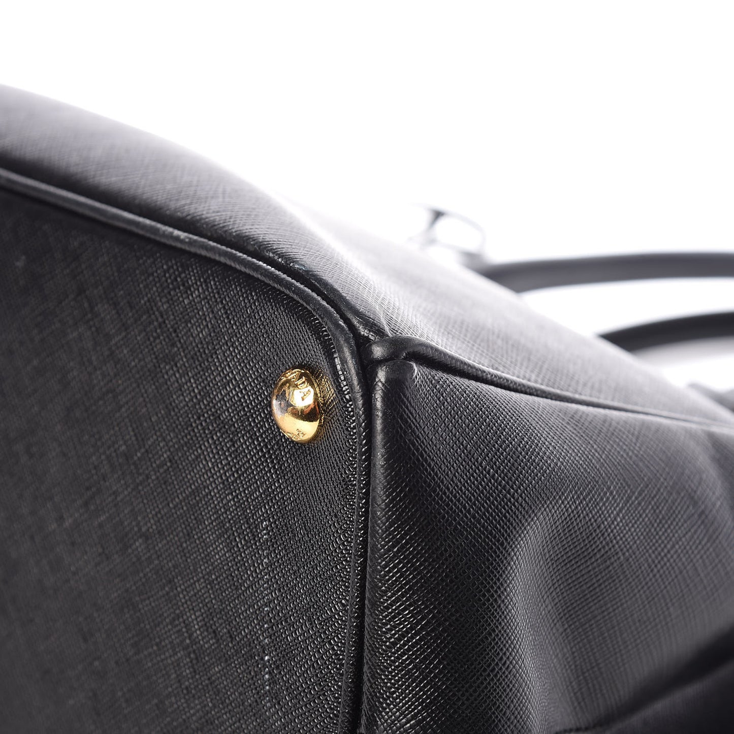 Saffiano Medium Galleria Double Zip Tote Black