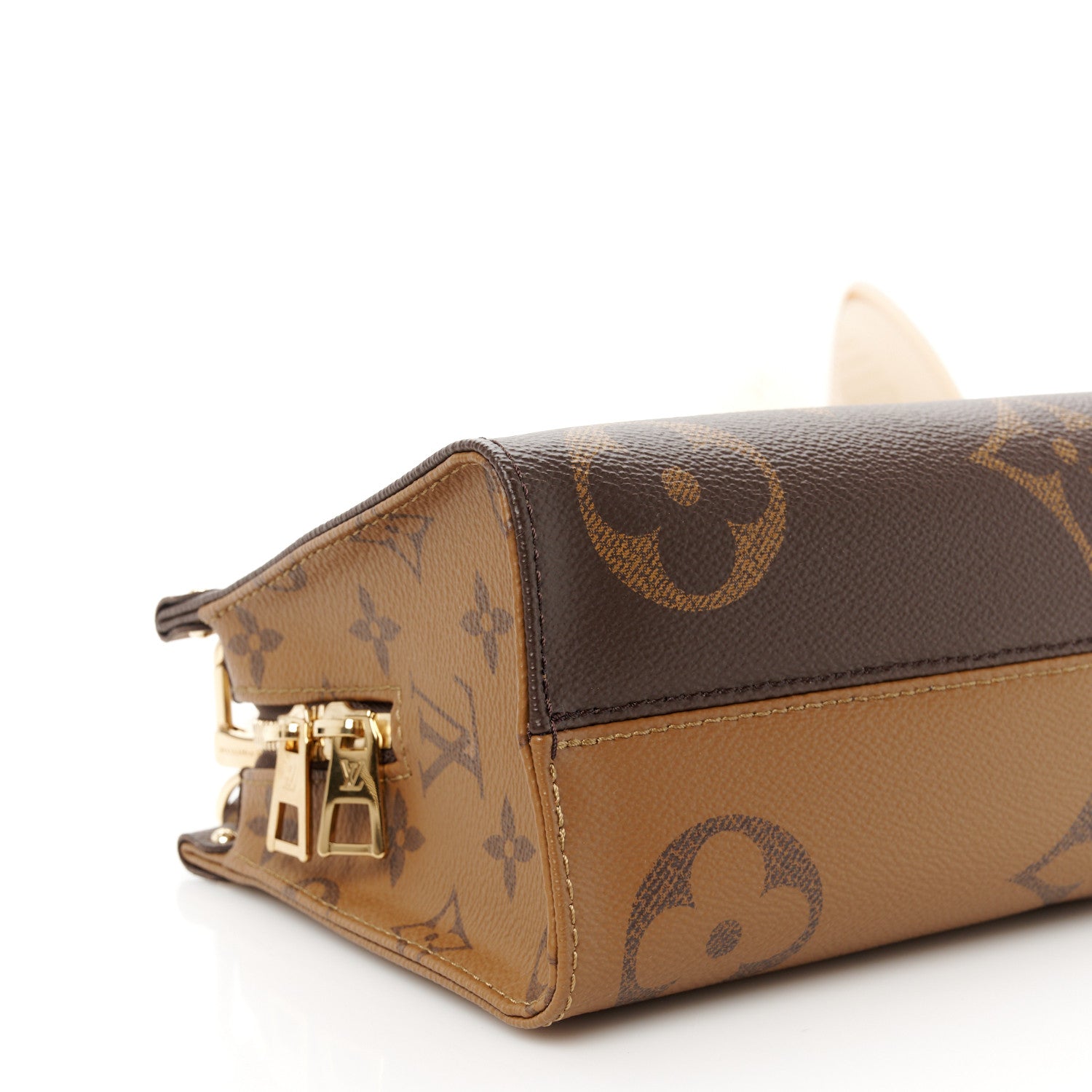 Louis Vuitton Reverse Monogram Giant OnTheGo East West 12 of 13
