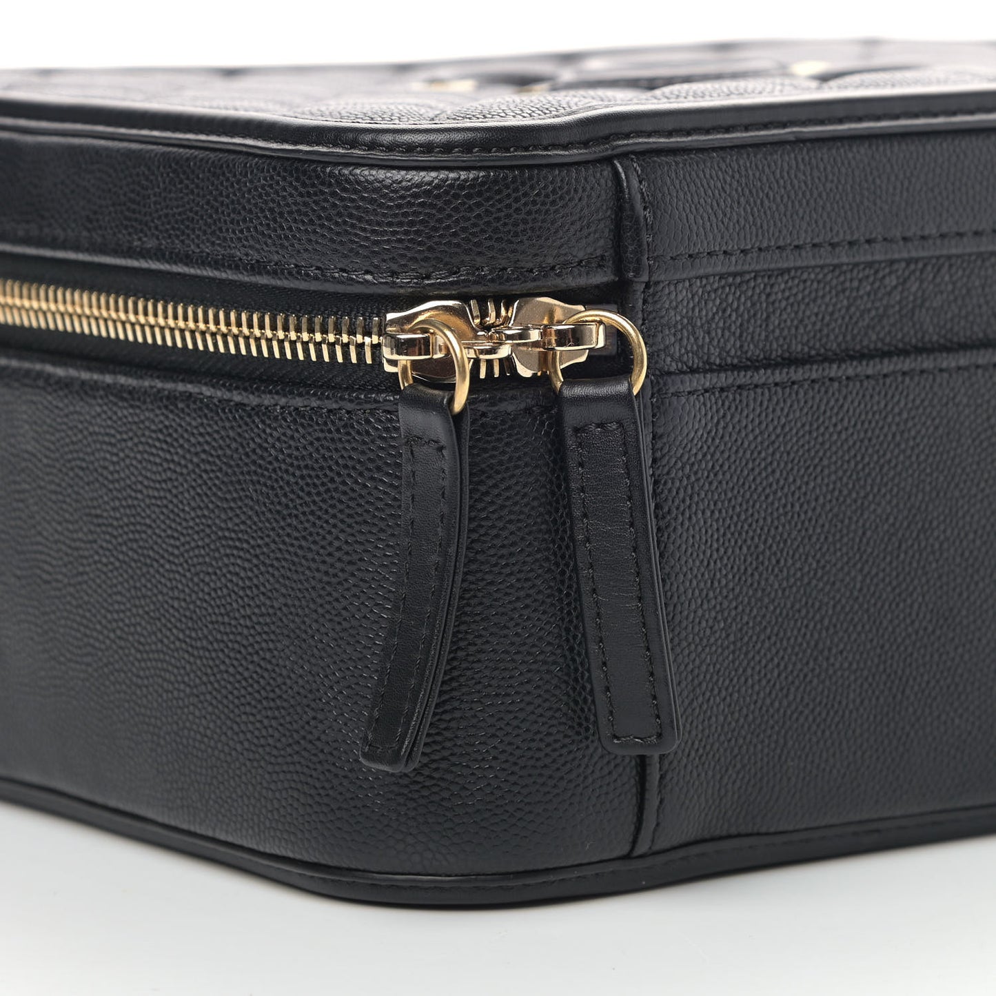 Caviar Quilted Large CC Filigree Vanity Case Black