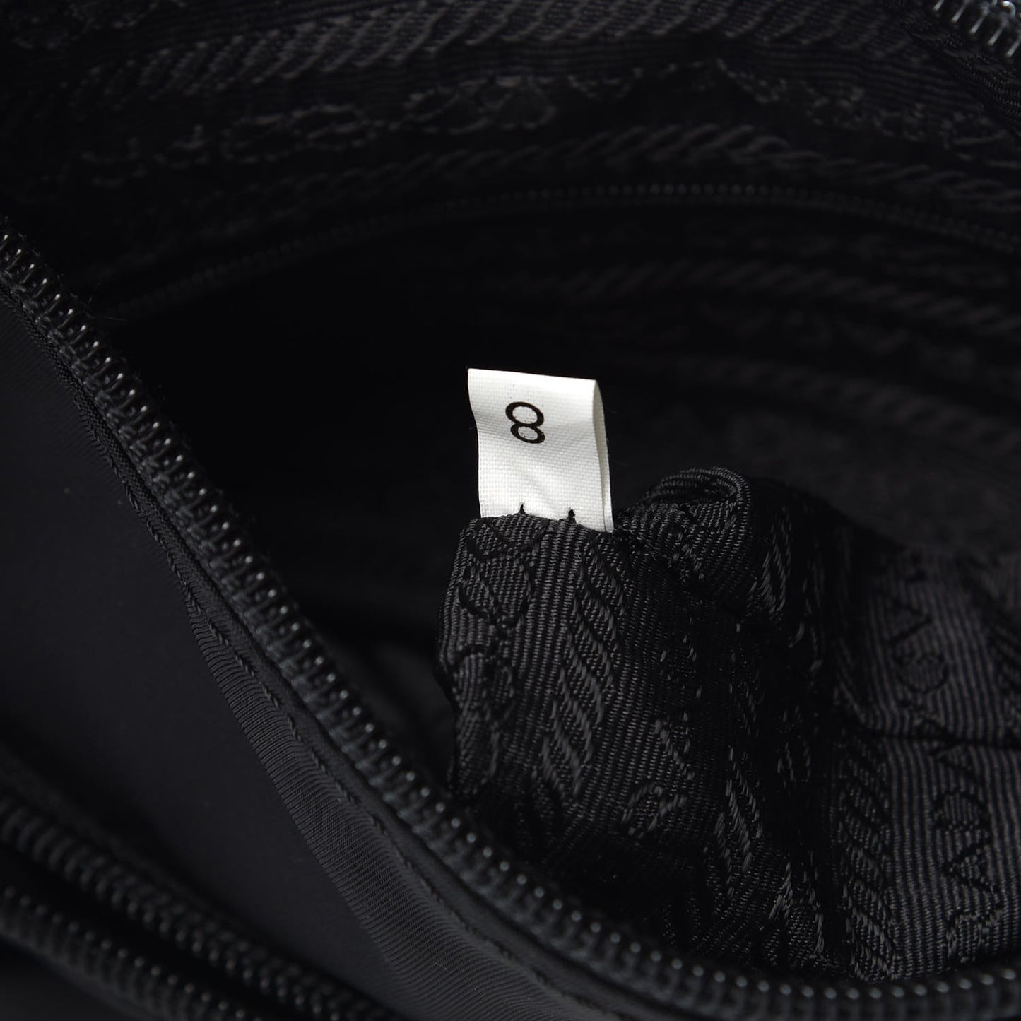 Nylon Vela Messenger Black