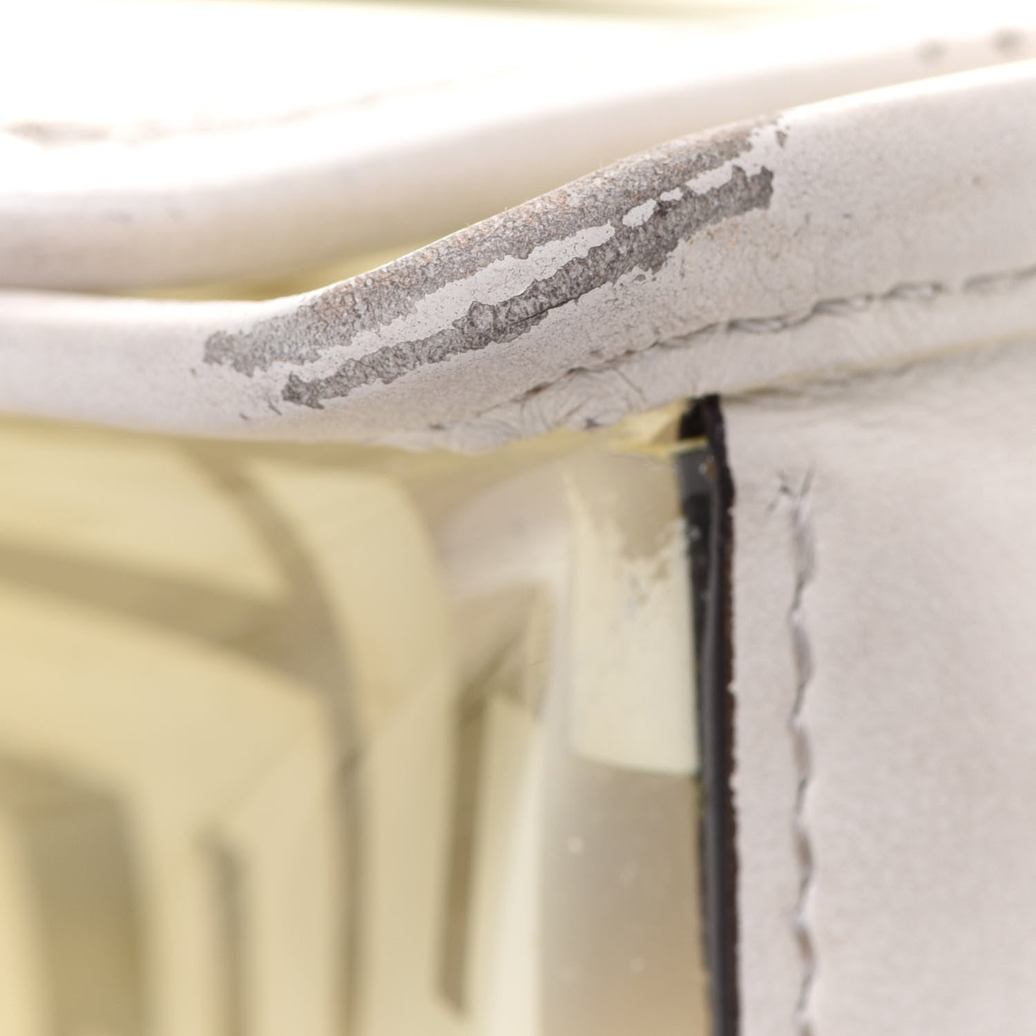 Fendi TPU FF Vitello Century F is Fendi Small Kan I Shoulder Bag White 13 of 23