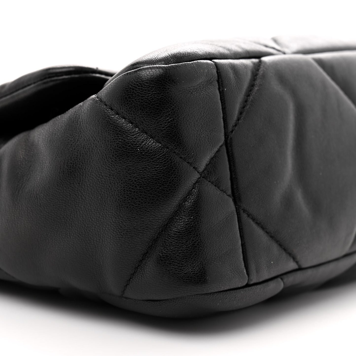 Lambskin Quilted Medium Chanel 19 Flap Black