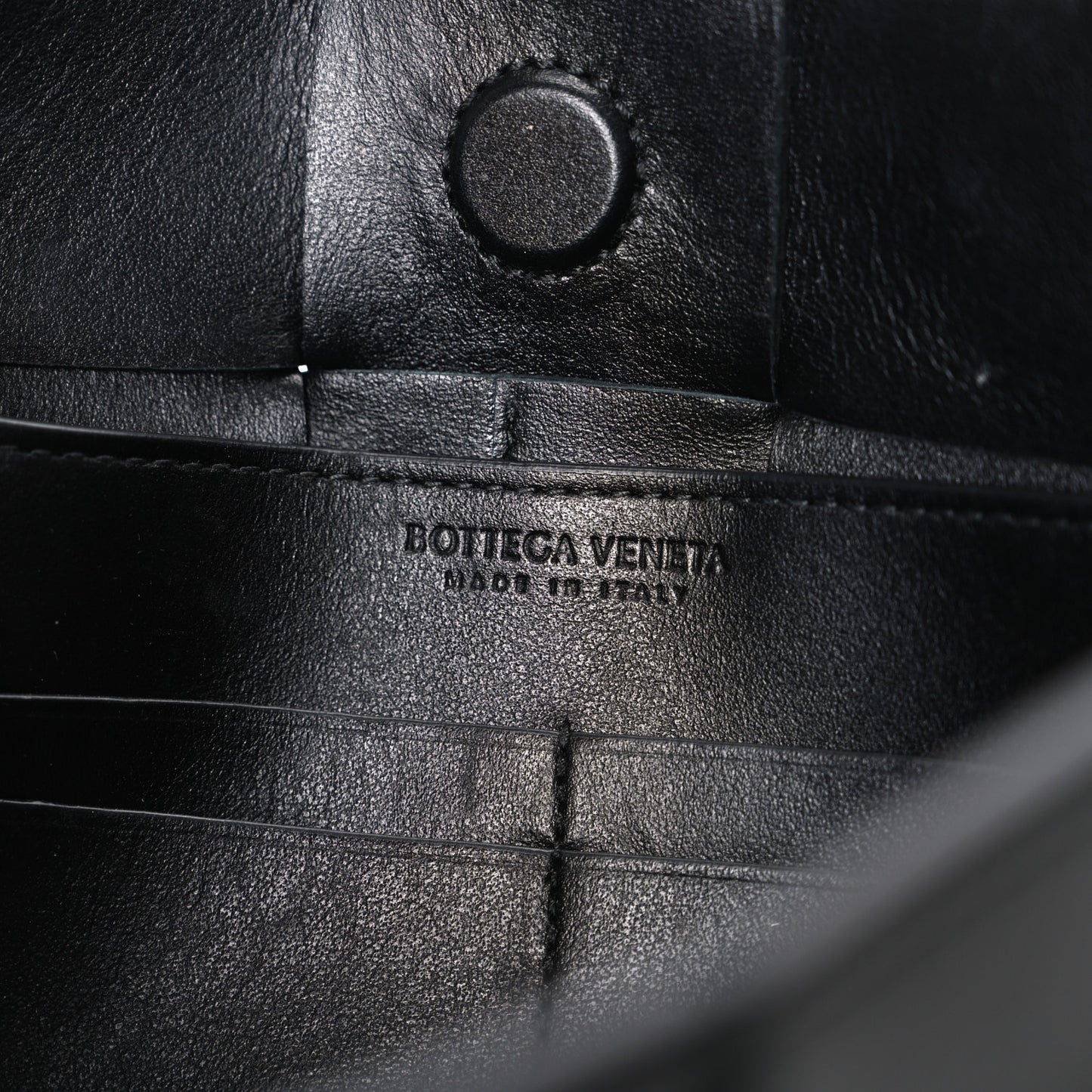 Calfskin Maxi Intrecciato Cassette Pouch On Strap Black