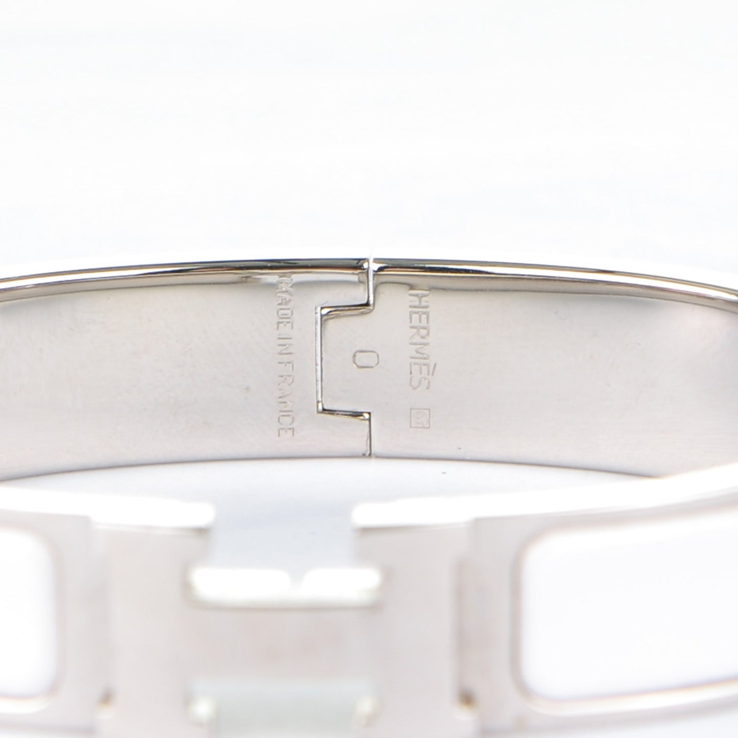 Enamel Narrow Clic Clac H Bracelet PM White