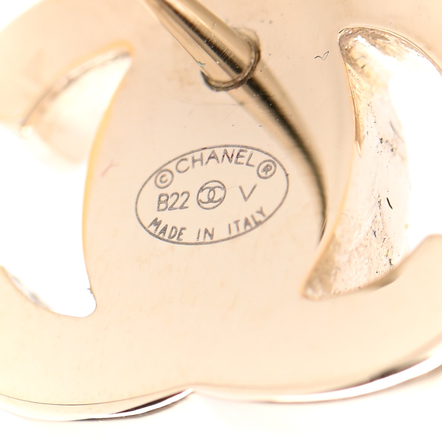 Metal CC Turnlock Earrings Gold