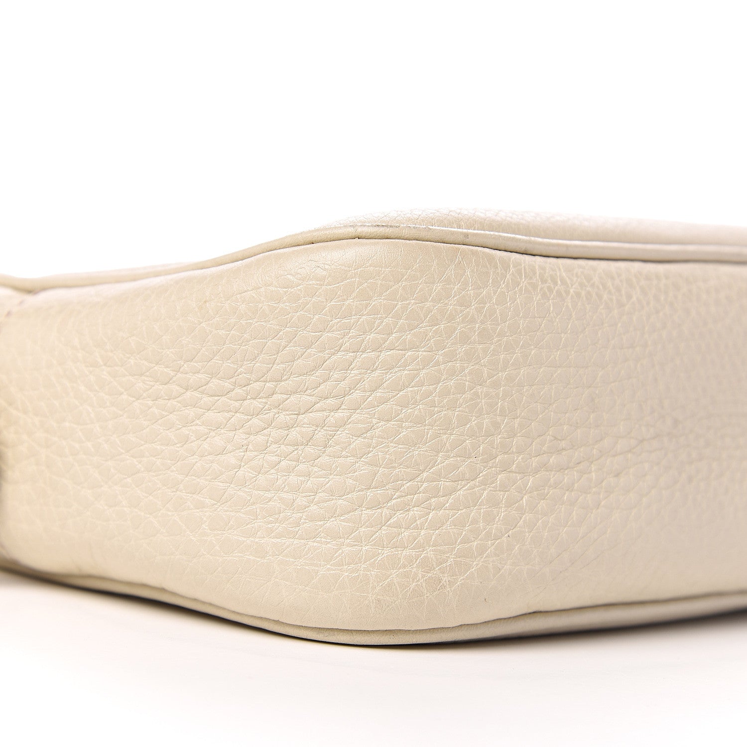 Gucci Pebbled Calfskin Small Soho Disco Bag Off White 7 of 12