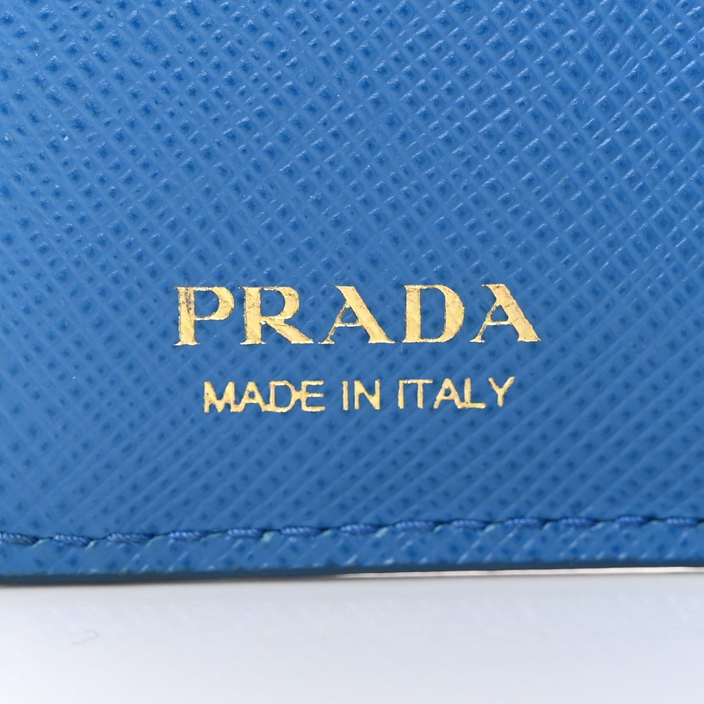 Saffiano Shine Monochrome Bi-Fold Wallet Bleuette