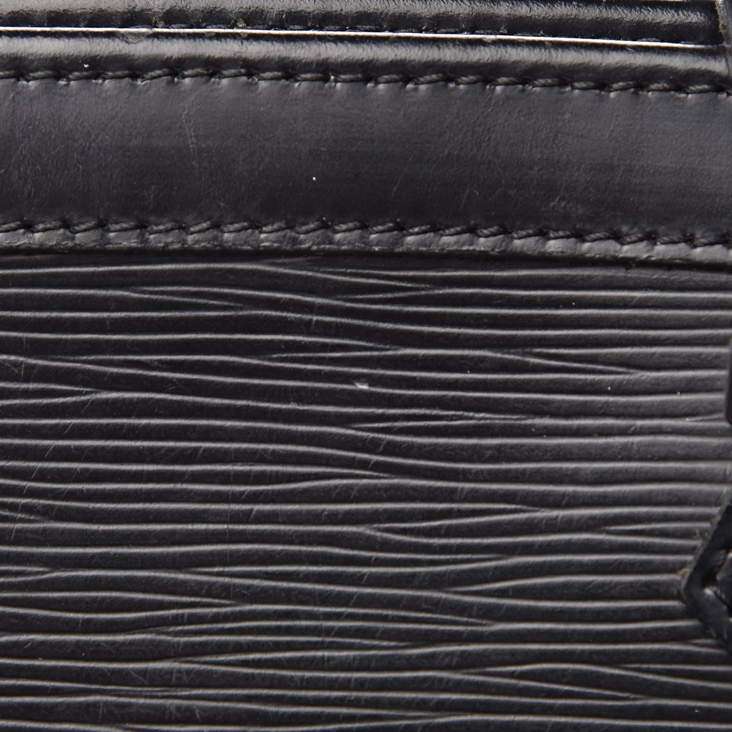 Louis Vuitton Epi Madeleine GM Black 12 of 13