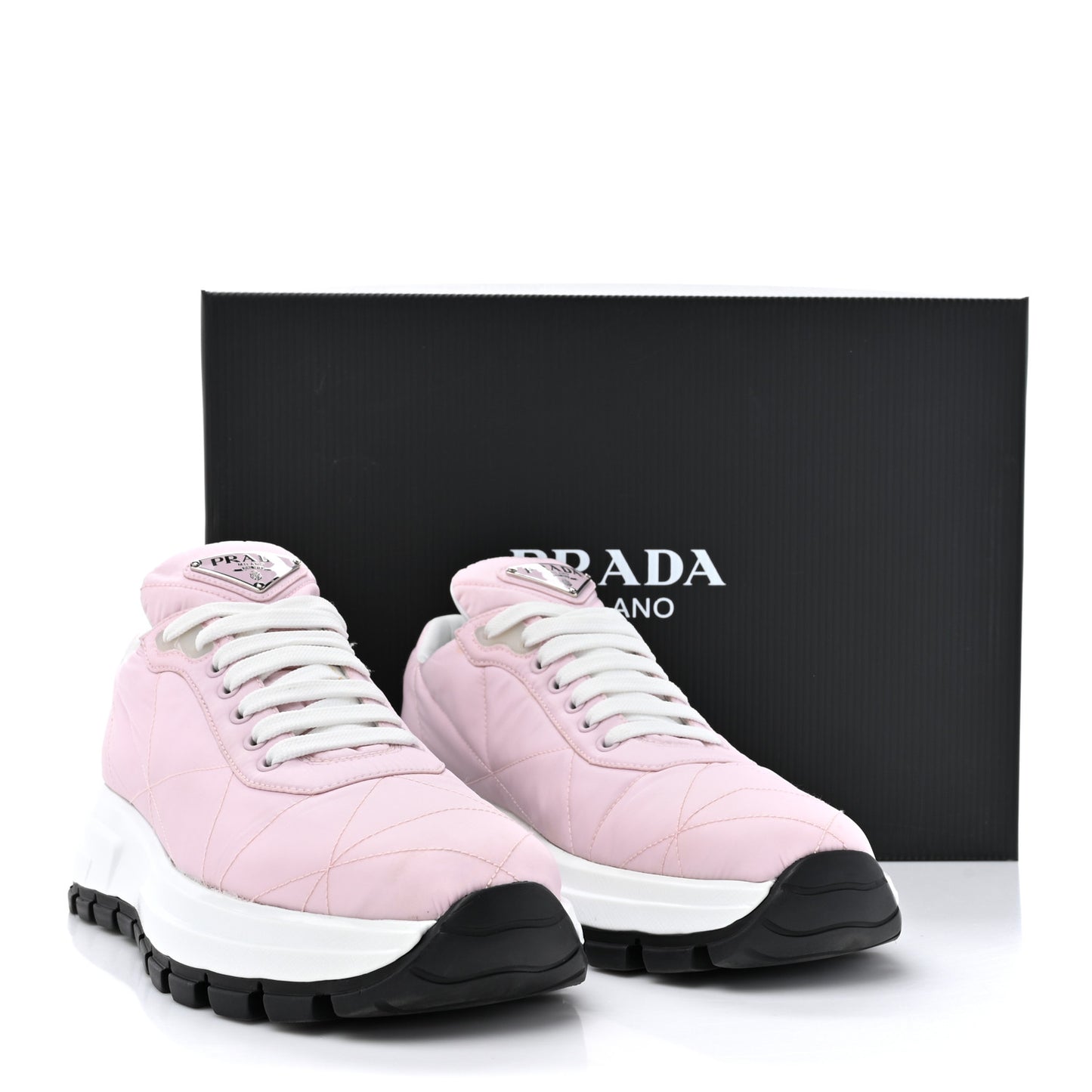 Re-Nylon Piuma Metal Triangle Logo Quilted 45mm Sneakers 40 Alabastro