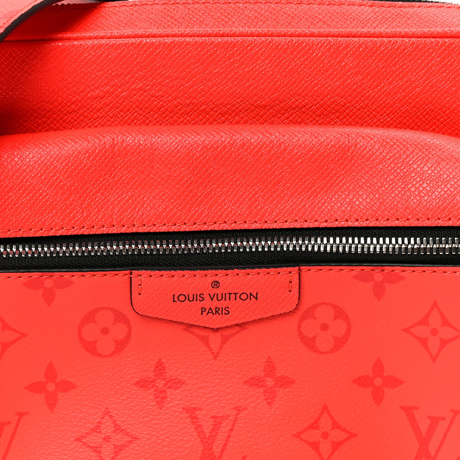 Louis Vuitton Taigarama Outdoor Messenger Red 1882448 – FASHIONPHILE