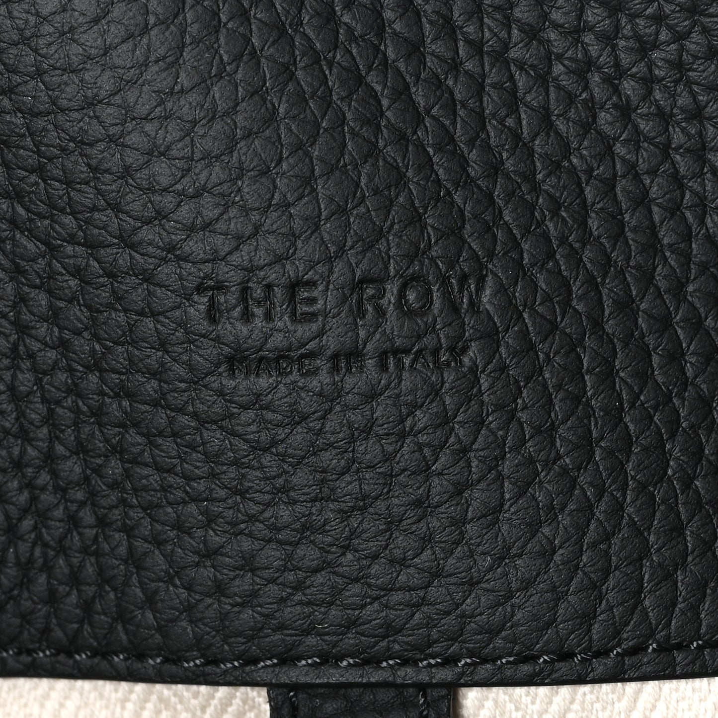 Grained Calfskin Soft Margaux 17 Black