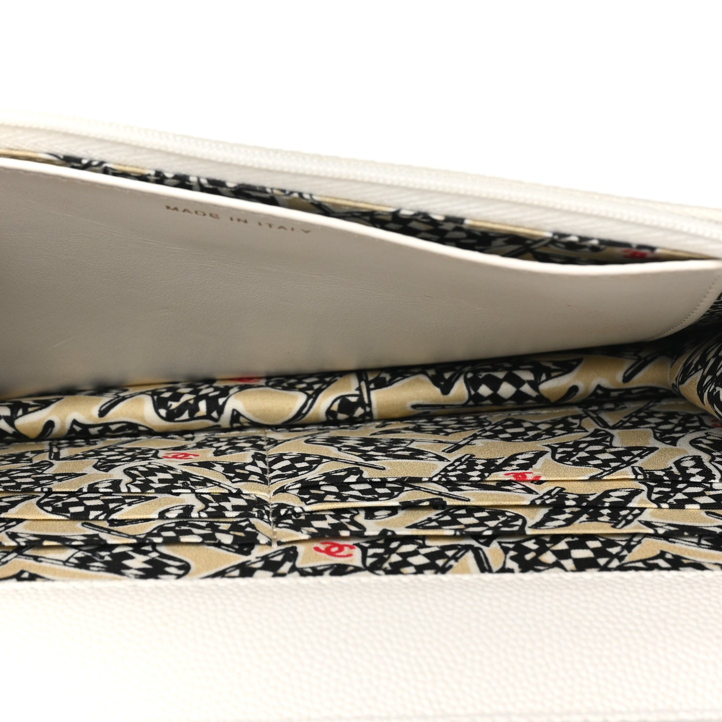 Caviar Quilted Striated CC Wallet on Chain WOC White