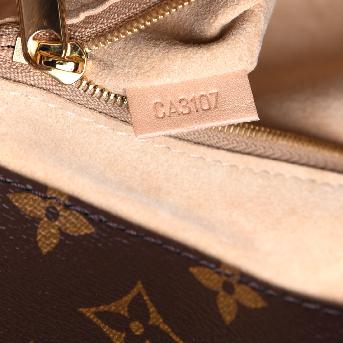 Monogram Artsy MM