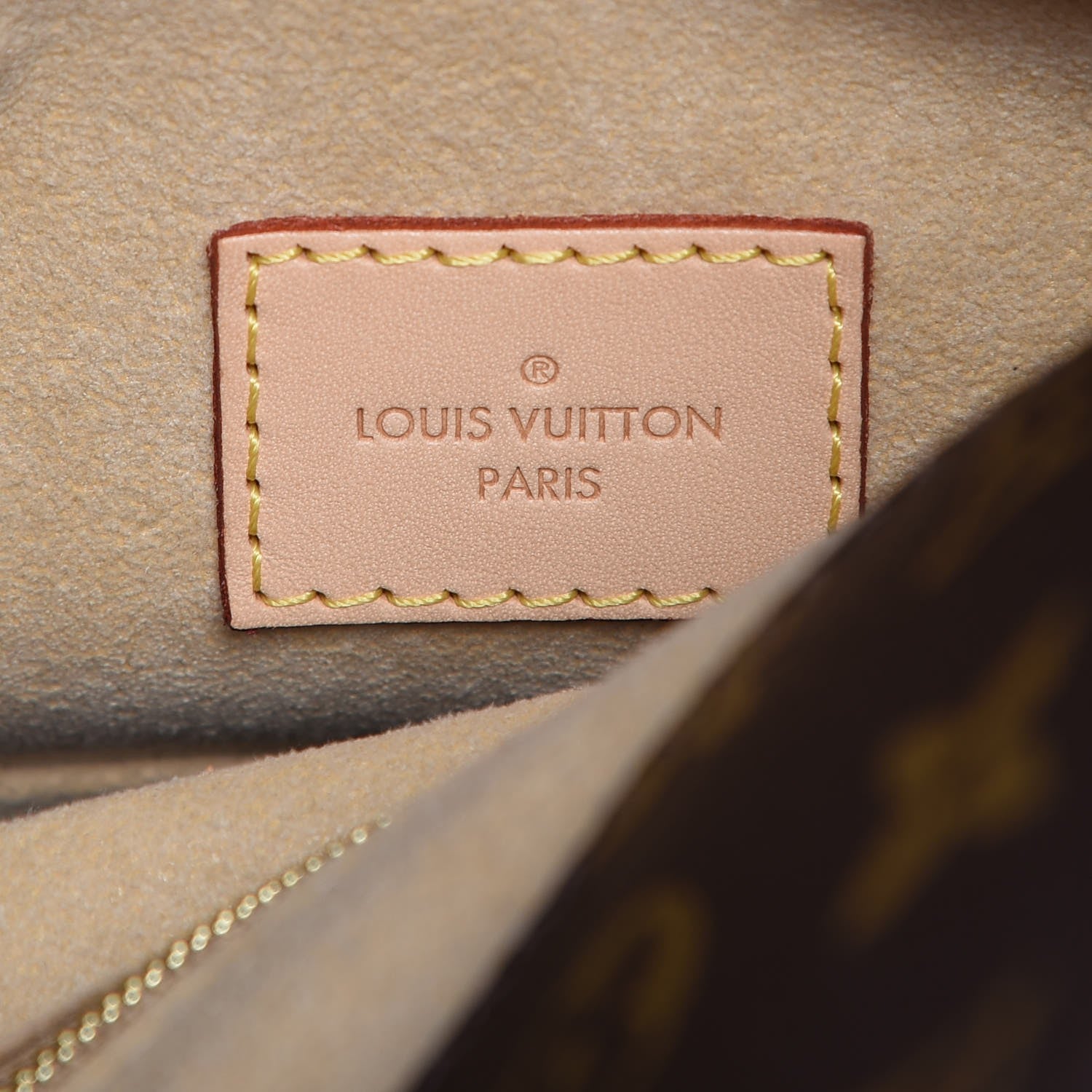 Louis Vuitton Monogram Artsy MM 6 of 9
