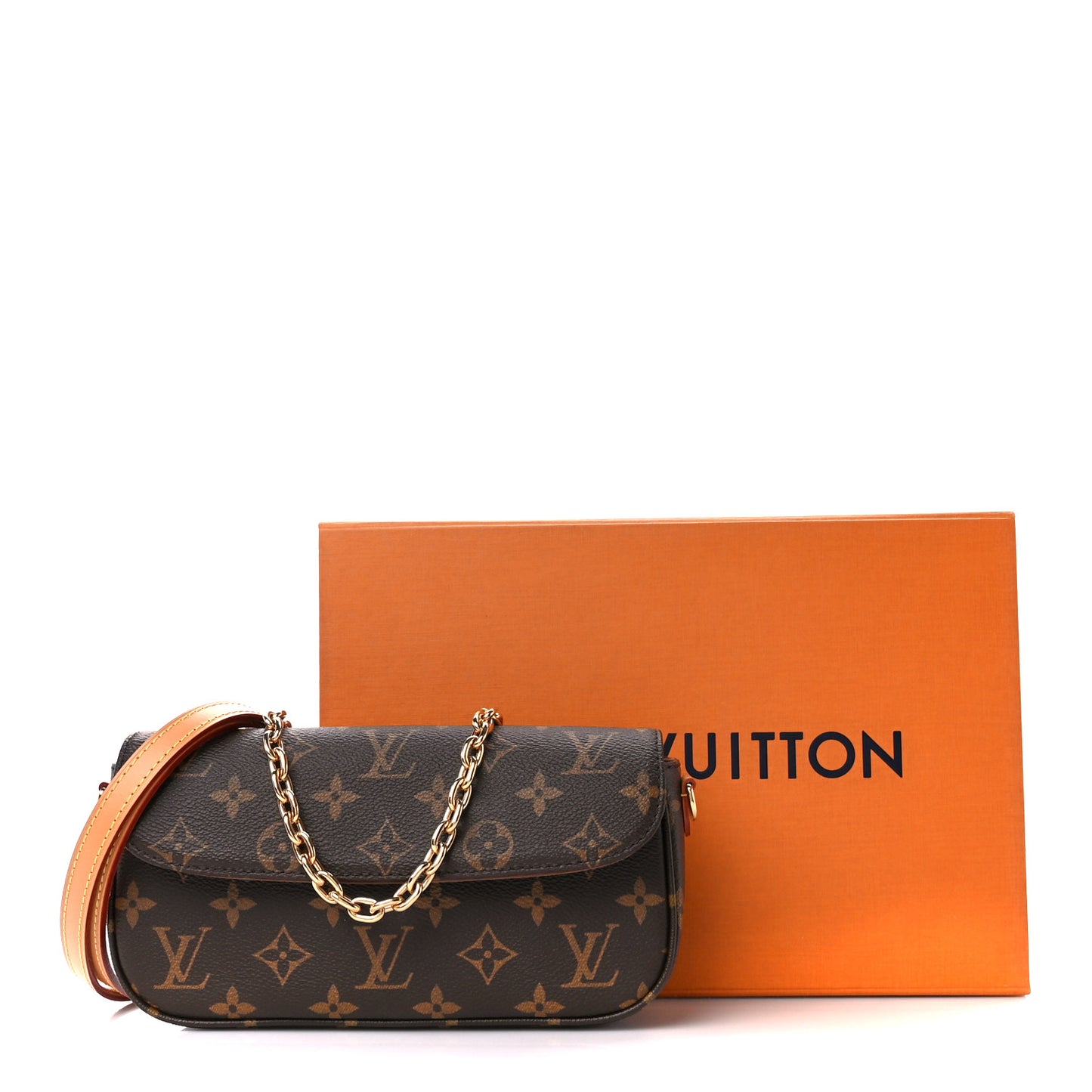Monogram Ivy Wallet On Chain