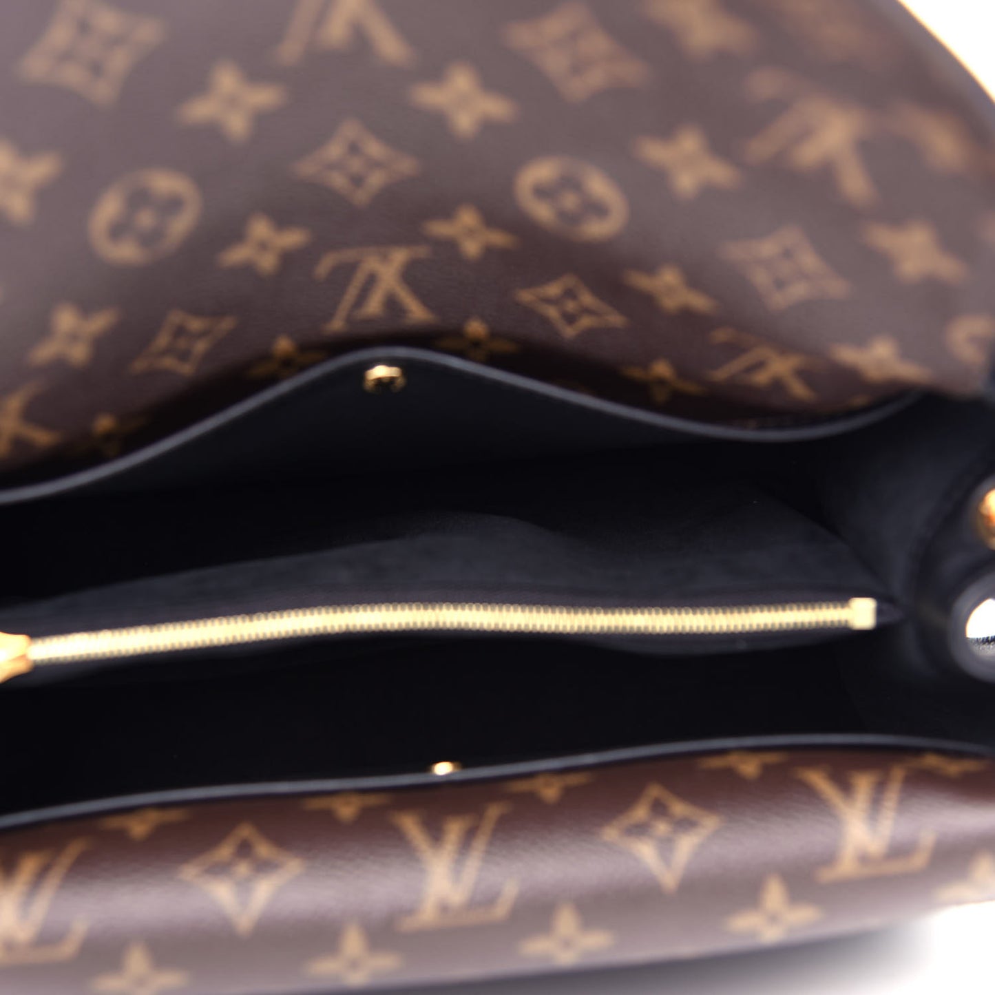 Monogram Double V Black